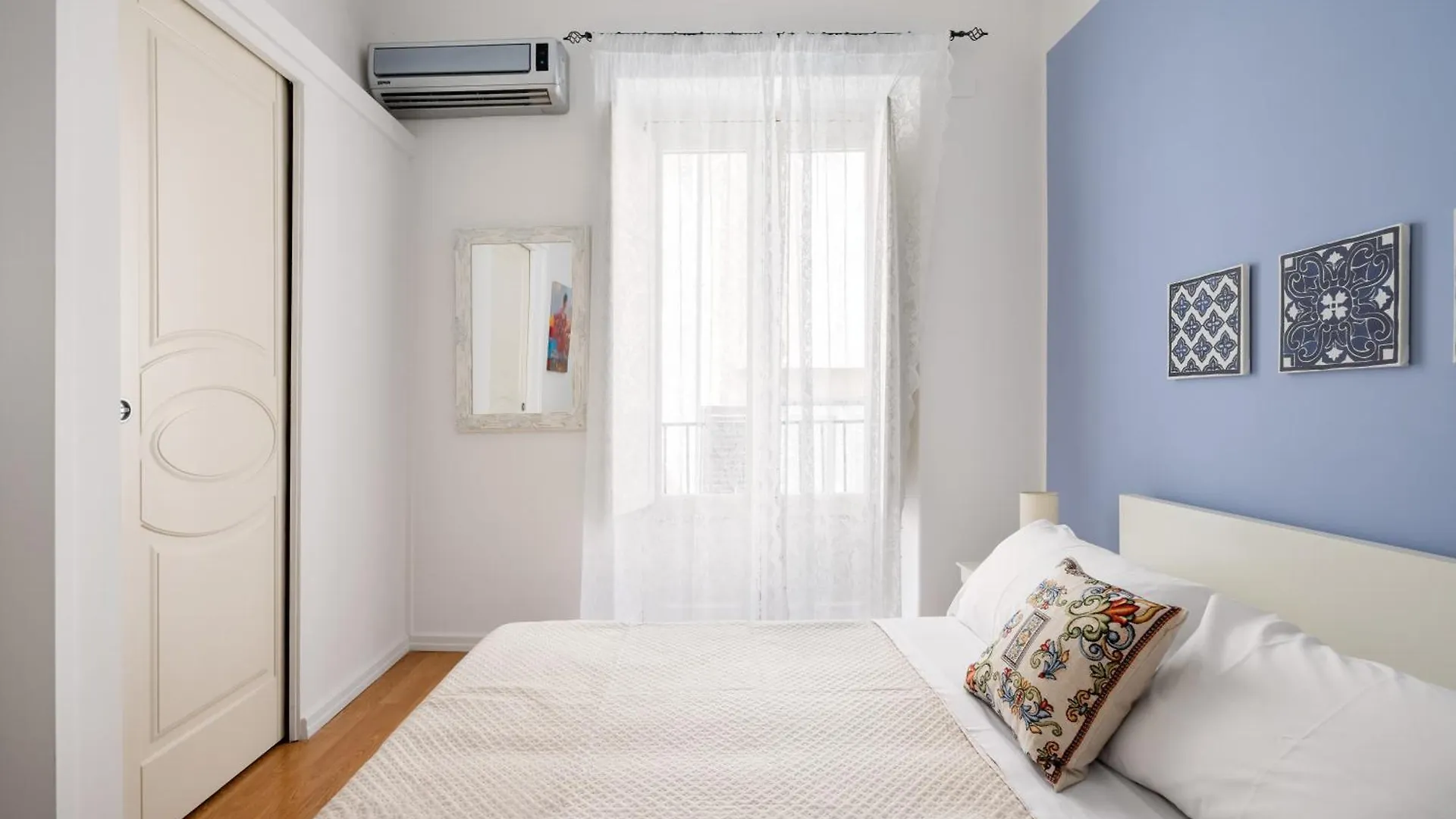 Agata E Rosalia 2 Bedroom Flat At The Quattro Canti Palermo Itália