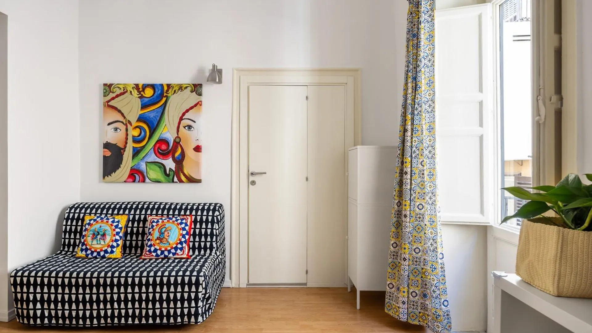 Agata E Rosalia 2 Bedroom Flat At The Quattro Canti Palermo Itália